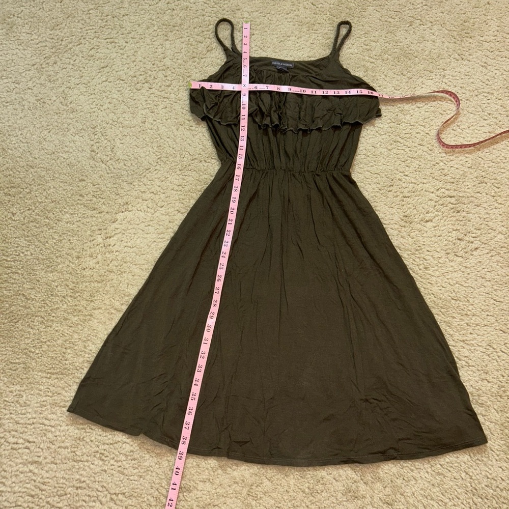 🍂Chelsea & Theodore Ruffle Dress🍂 - Picture 7 of 8